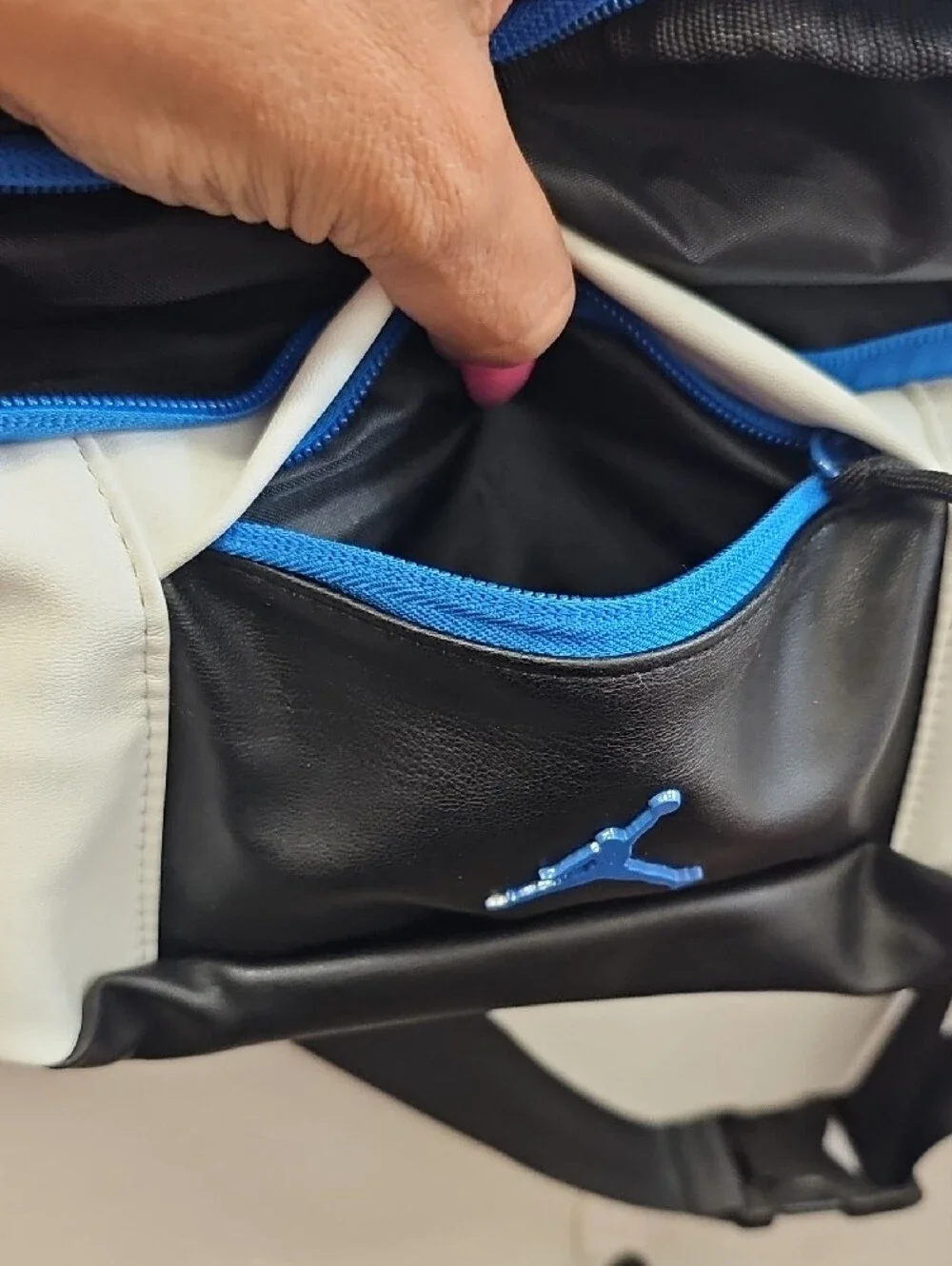 Jordan compact waist